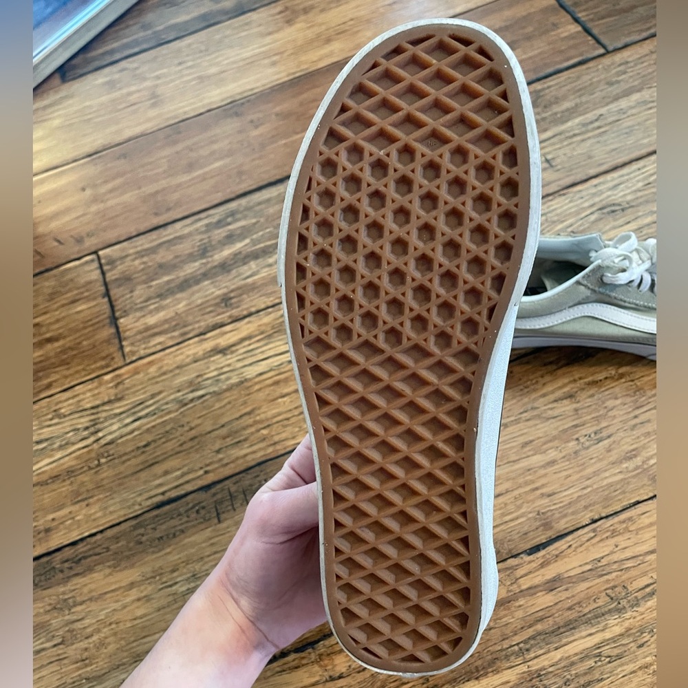 Vans - Picture 5 of 9